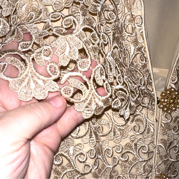 Karen Laurence by Matthew Size 8 Applique Lace Tiered Top Jacket Beaded Buttons - Picture 6 of 13